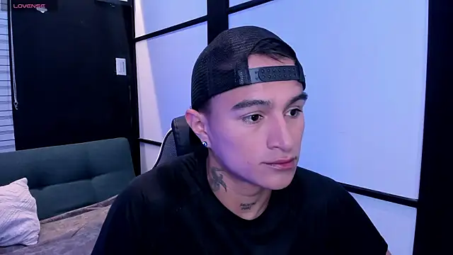 Snapshot of LiamDeep chatting on October 7, 5:21 pm LiamDeep online show from October 7, 5:21 pm