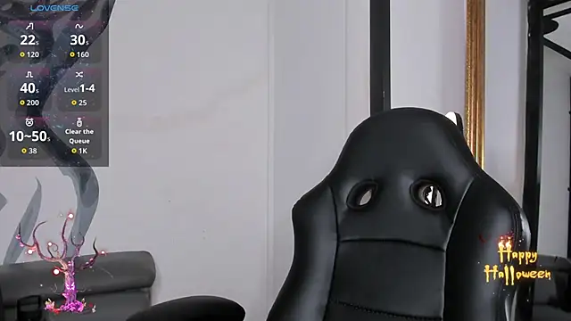 Snapshot of LiamDeep chatting on October 13, 8:42 pm LiamDeep online show from October 13, 8:42 pm