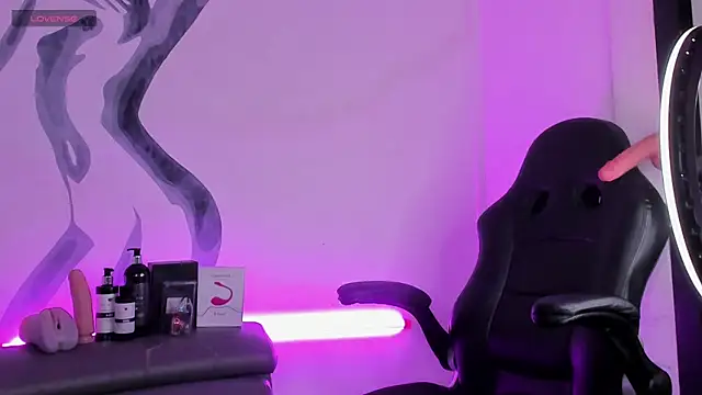 Snapshot of LiamDeep chatting on October 15, 8:20 pm LiamDeep online show from October 15, 8:20 pm