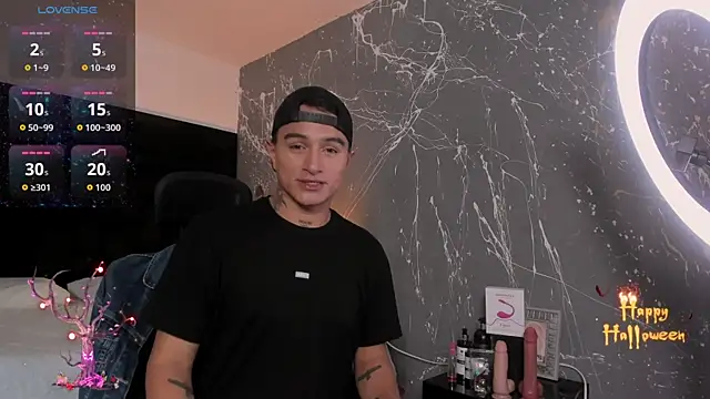 Snapshot of LiamDeep chatting on October 16, 9:05 pm LiamDeep online show from October 16, 9:05 pm