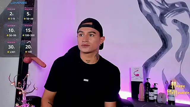 Snapshot of LiamDeep chatting on October 18, 8:31 pm LiamDeep online show from October 18, 8:31 pm