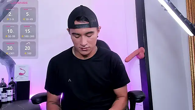 Snapshot of LiamDeep chatting on October 19, 6:19 pm LiamDeep online show from October 19, 6:19 pm