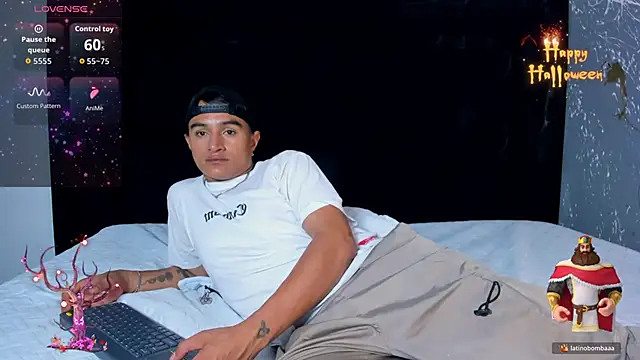 Snapshot of LiamDeep chatting on October 25, 9:28 am LiamDeep online show from October 25, 9:28 am