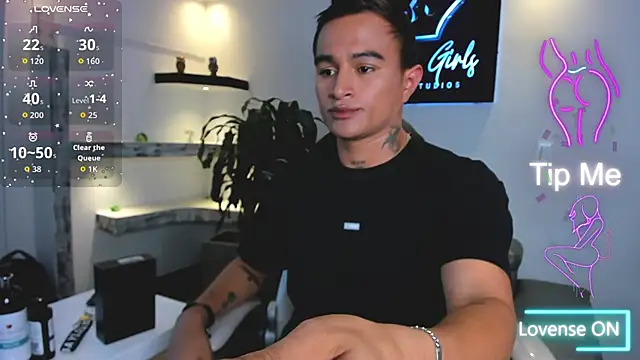 Snapshot of LiamDeep chatting on October 28, 10:45 pm LiamDeep online show from October 28, 10:45 pm