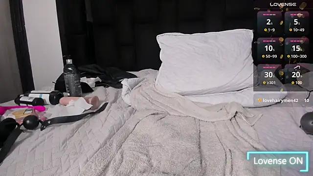 Snapshot of LiamDeep chatting on November 6, 8:37 am LiamDeep online show from November 6, 8:37 am