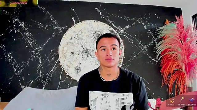 Snapshot of LiamDeep chatting on November 23, 3:45 pm LiamDeep online show from November 23, 3:45 pm