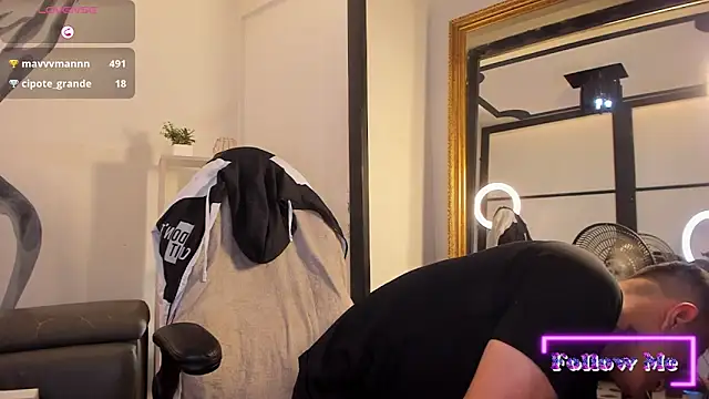 Snapshot of LiamDeep chatting on November 30, 3:49 pm LiamDeep online show from November 30, 3:49 pm