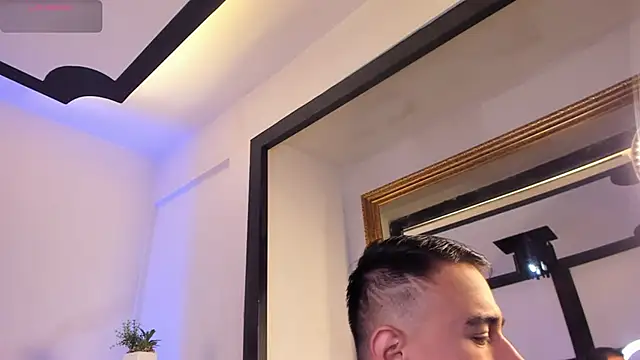 Snapshot of LiamDeep chatting on December 4, 12:58 pm LiamDeep online show from December 4, 12:58 pm