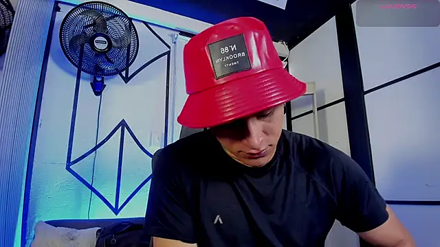Snapshot of LiamDeep chatting on June 7, 4:22 pm LiamDeep online show from June 7, 4:22 pm