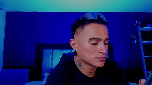 Snapshot of LiamDeep chatting on June 11, 2:53 am LiamDeep online show from June 11, 2:53 am