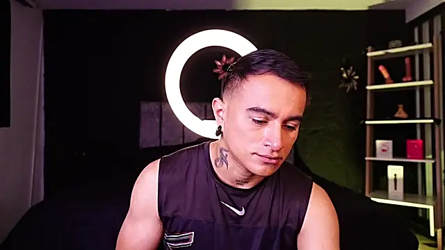 Snapshot of LiamDeep chatting on July 10, 1:10 am LiamDeep online show from July 10, 1:10 am