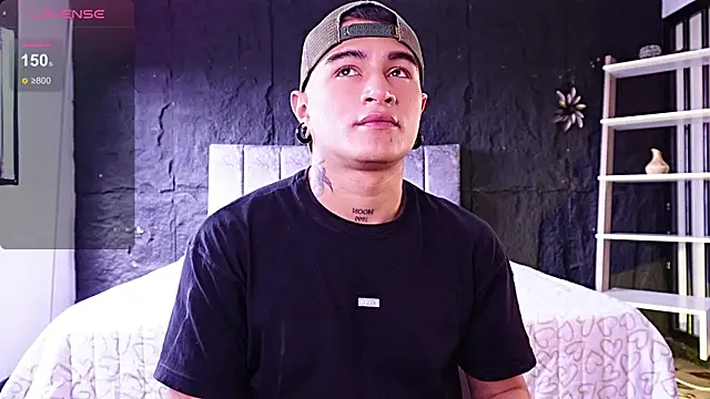 Snapshot of LiamDeep chatting on July 12, 8:11 pm LiamDeep online show from July 12, 8:11 pm