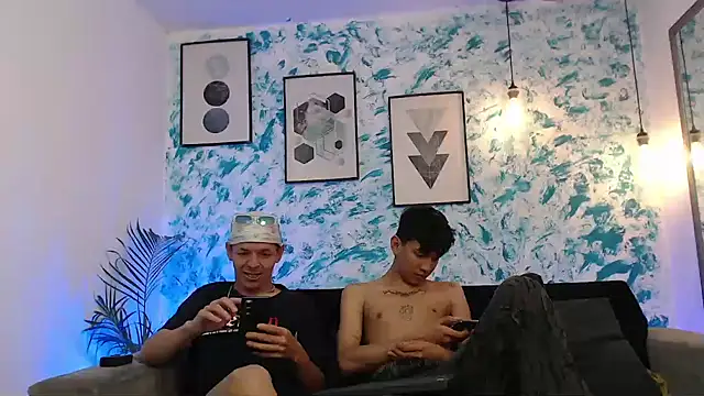 Snapshot of Marcus_and_Tony chatting on September 23, 4:37 am Marcus and Tony online show from September 23, 4:37 am