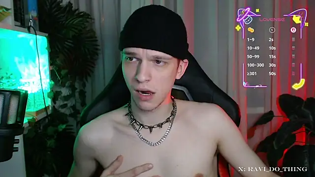 Snapshot of frozen_boy chatting on November 13, 4:06 pm frozen boy online show from November 13, 4:06 pm