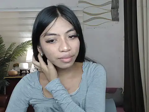 Snapshot of Kayra_Slut122 chatting on October 29, 7:21 am Kayra Slut122 online show from October 29, 7:21 am