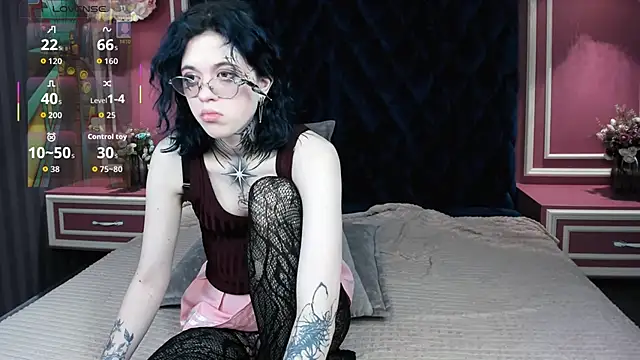 NoelleGothicShadow online show from April 2, 11:13 pm