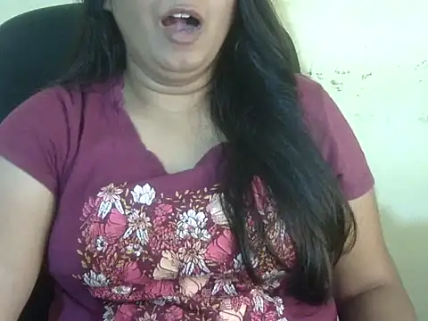 Aanya Hazel online show from October 24, 8:05 pm