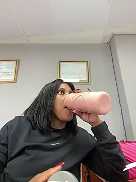 031bubbles online show from December 18, 7:47 am