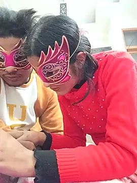 Snapshot of romantic_couple1 chatting on November 24, 2:00 am romantic couple1 online show from November 24, 2:00 am