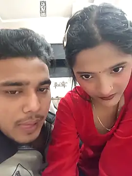 Snapshot of romantic_couple1 chatting on November 28, 1:08 am romantic couple1 online show from November 28, 1:08 am