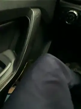 Snapshot of camboys_poyraz chatting on October 11, 11:31 am camboys poyraz online show from October 11, 11:31 am