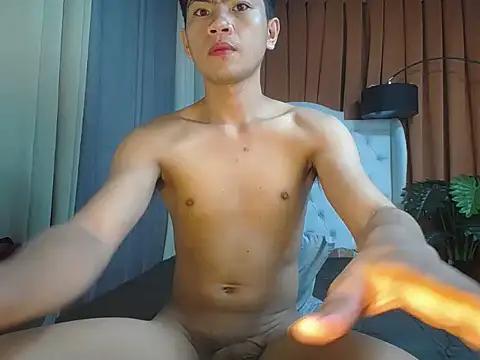 Snapshot of alex_cummer chatting on January 6, 8:01 pm alex cummer online show from January 6, 8:01 pm