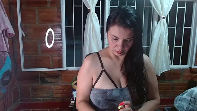 Snapshot of Milf_Fantassyy chatting on October 4, 11:14 pm Milf Fantassyy online show from October 4, 11:14 pm