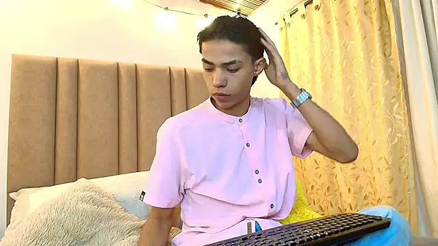 Snapshot of camilo_nom chatting on September 28, 4:40 am camilo nom online show from September 28, 4:40 am