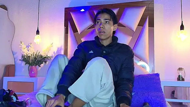 Snapshot of camilo_nom chatting on October 5, 4:22 am camilo nom online show from October 5, 4:22 am