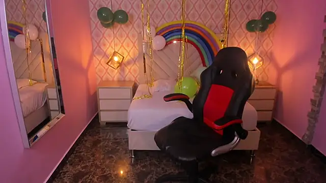 CHRISTY TEIGEN4 online show from March 17, 7:50 pm