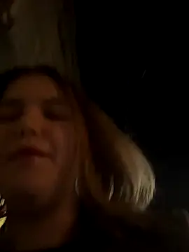 Snapshot of IssadoraaPink chatting on September 23, 6:11 pm IssadoraaPink online show from September 23, 6:11 pm