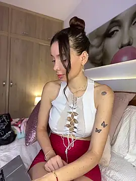 nicolleferragamo online show from November 12, 2:23 am