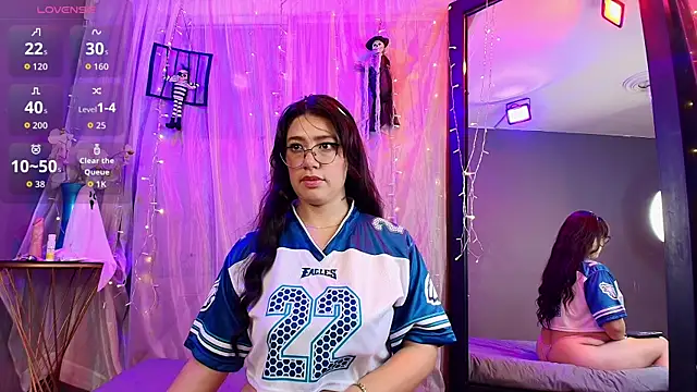 Snapshot of Shalyn_Lux chatting on October 21, 3:07 am Shalyn Lux online show from October 21, 3:07 am