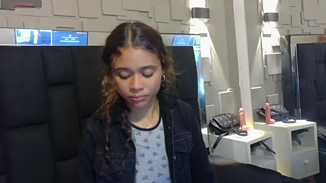 Kristall 06 online show from November 12, 6:30 pm