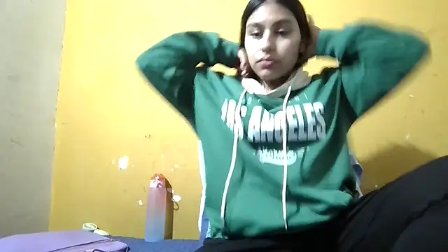 Snapshot of zairabreze chatting on September 16, 12:39 pm zairabreze online show from September 16, 12:39 pm