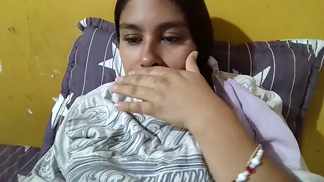 Snapshot of zairabreze chatting on October 6, 2:36 pm zairabreze online show from October 6, 2:36 pm