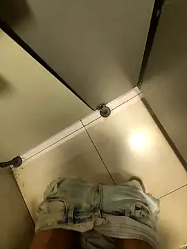 Snapshot of biswasb900 chatting on October 1, 11:44 pm biswasb900 online show from October 1, 11:44 pm