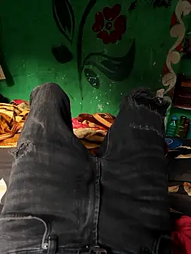 Snapshot of biswasb900 chatting on December 17, 10:43 am biswasb900 online show from December 17, 10:43 am