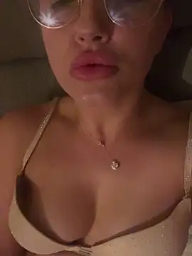 PinkiePlgirl online show from September 22, 11:40 pm