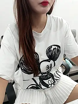 Snapshot of susu_baby chatting on April 20, 9:23 am susu baby online show from April 20, 9:23 am