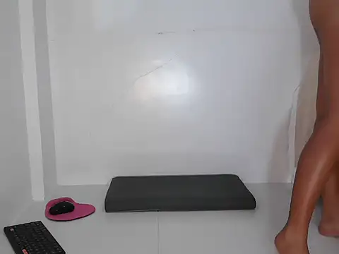 Islandarkgirl online show from April 7, 1:06 am