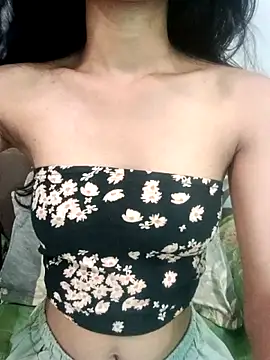 Daizy Shah online show from February 19, 8:10 am