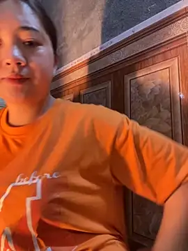 Snapshot of Lonnina chatting on November 9, 6:55 am Lonnina online show from November 9, 6:55 am