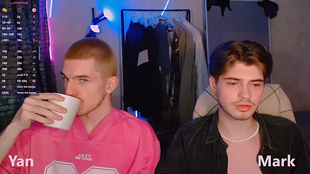 Snapshot of itsyanbb chatting on November 17, 9:42 pm itsyanbb online show from November 17, 9:42 pm