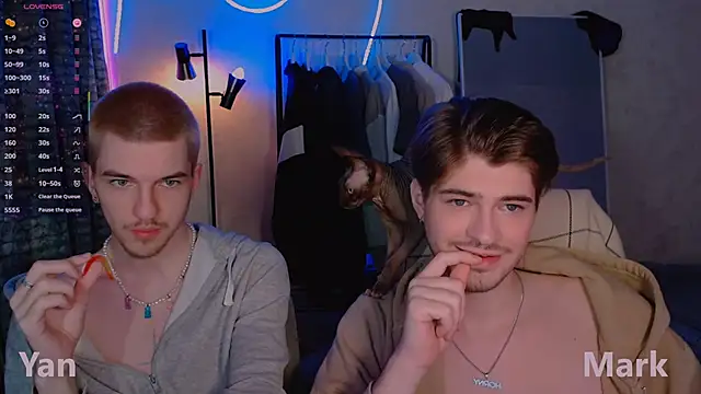 Snapshot of itsyanbb chatting on November 19, 6:08 pm itsyanbb online show from November 19, 6:08 pm