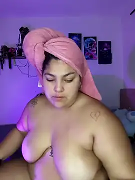 Snapshot of kendra_lil_evill chatting on April 28, 10:20 am kendra lil evill online show from April 28, 10:20 am