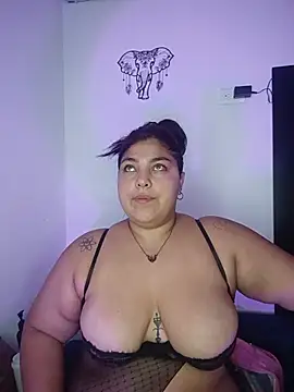 Snapshot of kendra_lil_evill chatting on May 17, 10:44 am kendra lil evill online show from May 17, 10:44 am