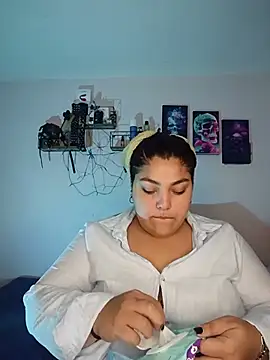 Snapshot of kendra_lil_evill chatting on May 23, 11:03 am kendra lil evill online show from May 23, 11:03 am