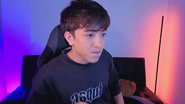 onlinenico online show from November 25, 8:09 pm