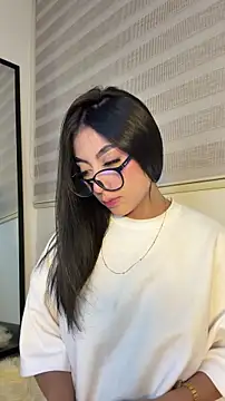 Snapshot of Tessa__Winslow chatting on April 3, 6:00 am Tessa Winslow online show from April 3, 6:00 am